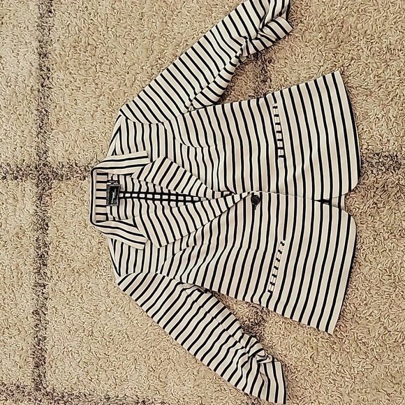 Christian Siriano Jackets & Blazers - Christian Siriano Blazer